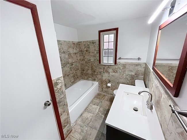 Building Photo - 18411 Chagrin Blvd