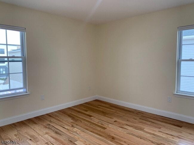 Building Photo - 257 Dukes St