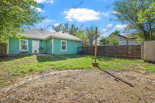 Building Photo - 5504 Wellesley Ave