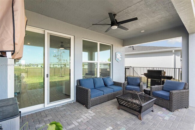 Building Photo - 13461 SW Bally Dr