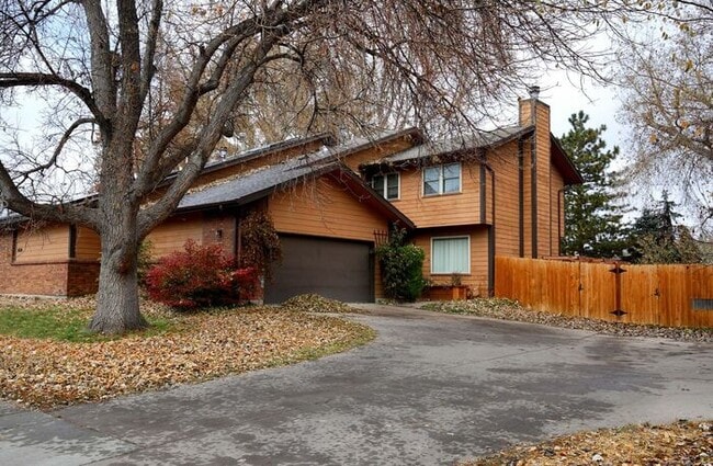 Building Photo - 3 Bedroom, 2.5 Bath Townhome