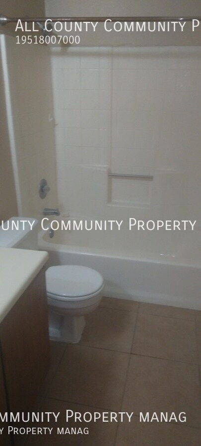 Building Photo - 73856 Sunnyvale Dr