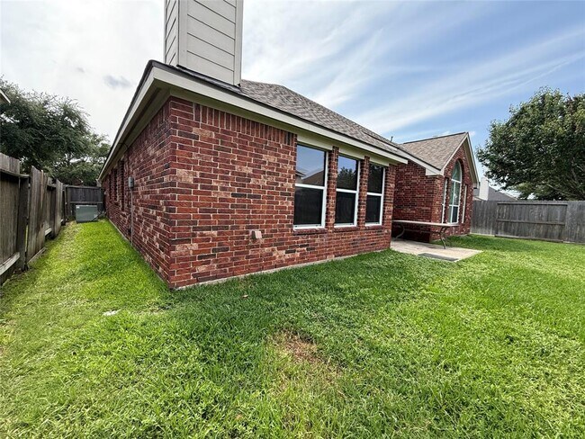 Building Photo - 11530 Columbia Pines Ln
