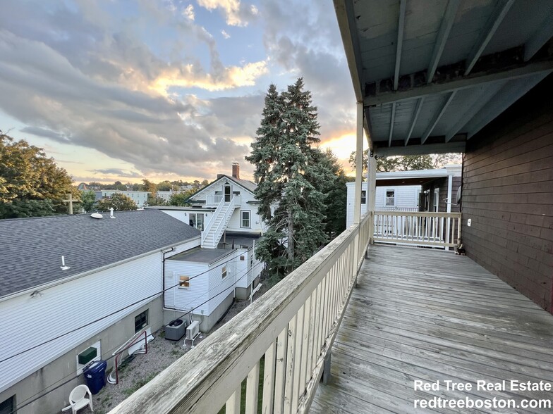 Building Photo - 15 Romsey St