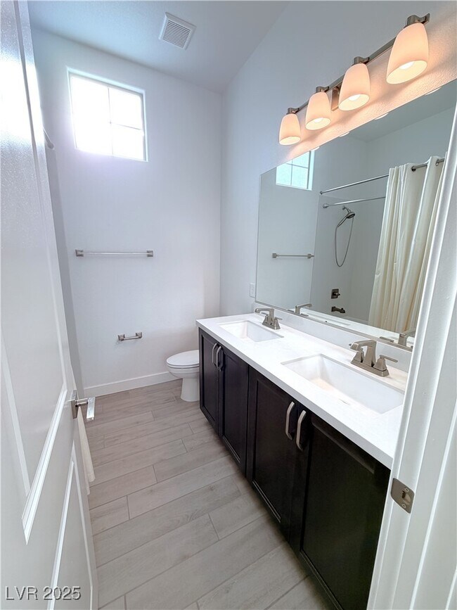 Building Photo - 724 Omaggio Pl