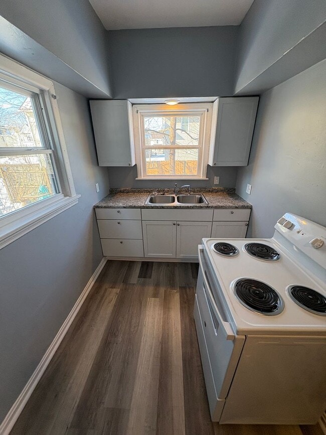 Building Photo - Move-In Ready 5-Bedroom Home in Prime Barberton Location