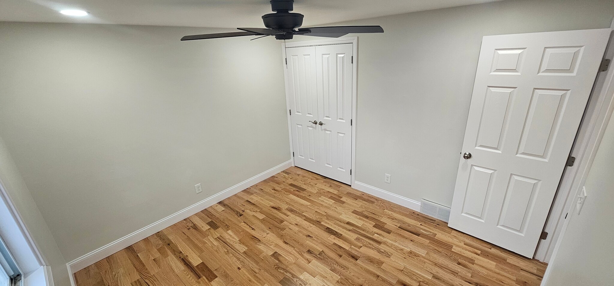 Building Photo - 4138 Highview Pky