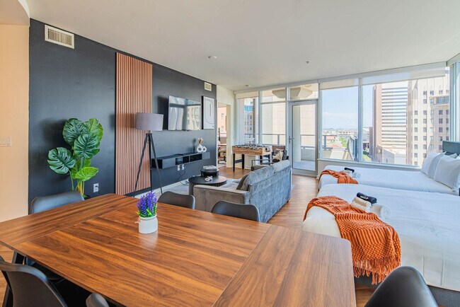 Building Photo - 44 W Monroe St