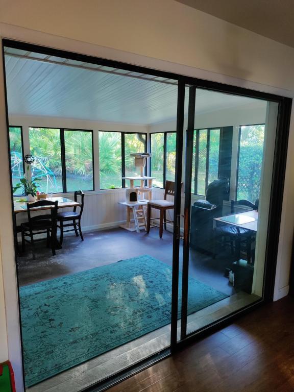 Building Photo - 4 Blaine Ct