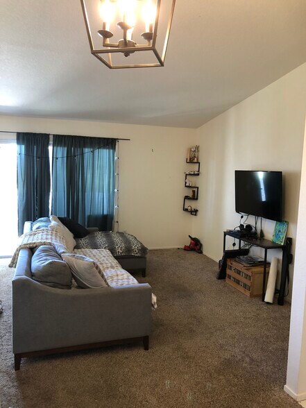 Building Photo - 2548 Avenida del Vista