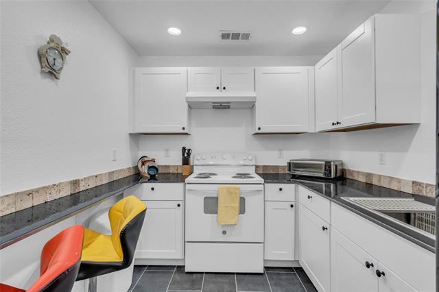 Building Photo - 1319 Parkway Ct