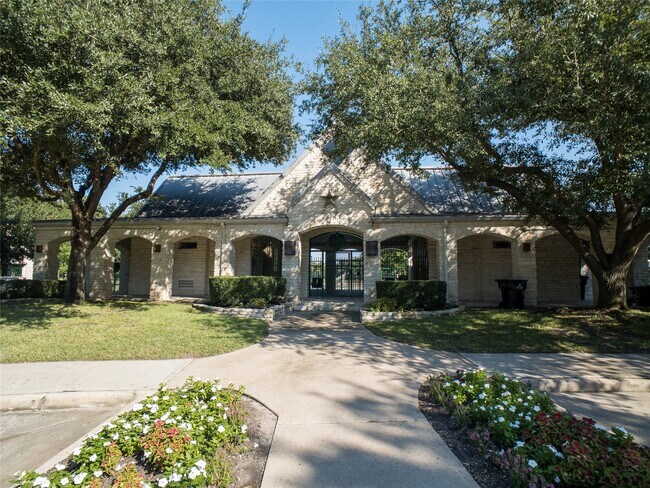 Building Photo - 17234 Rancho Verde Way