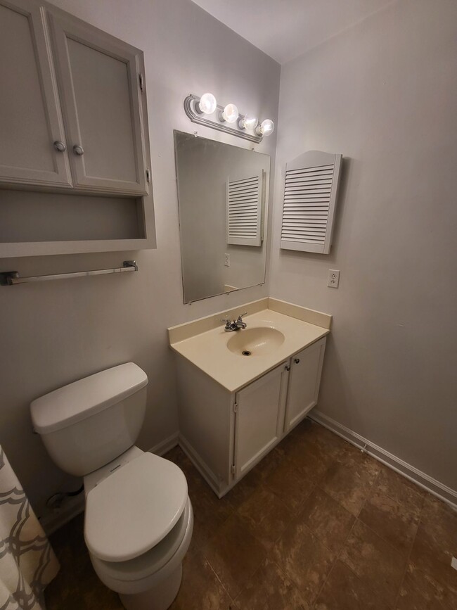 Building Photo - 5451 Lynbrook Lndg