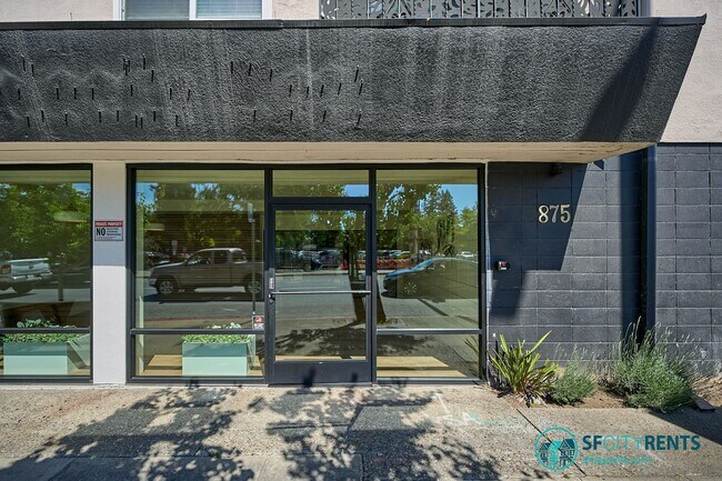 Building Photo - Redwood City: Remodeled Studio w/ Laundry In Unit & Parking Included