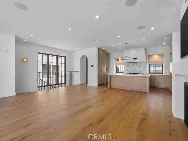 Building Photo - 505 Bayview Dr