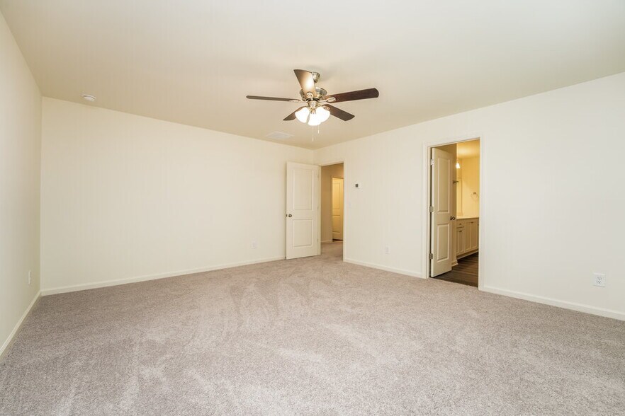 Building Photo - 7403 Cranleigh St