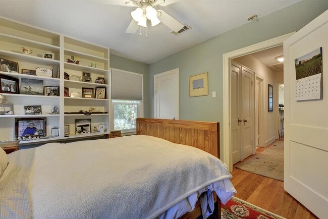 Building Photo - 4108 Sinclair Ave