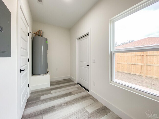 Building Photo - 440 Hancock Ln