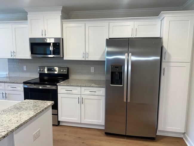 Building Photo - 158 Atherstone St