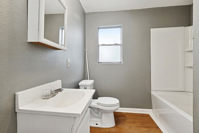 Building Photo - 416 Evelina St