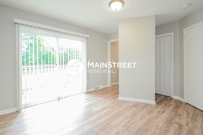 Building Photo - 3 Bedroom Pet-Friendly Home in Birmingham, AL with Main Street Renewal