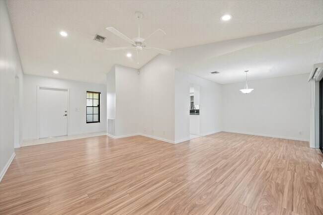 Building Photo - 13511 Jonquil Pl