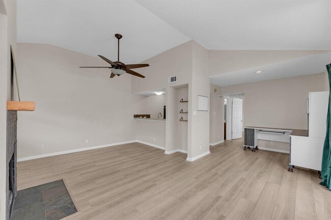 Building Photo - 9226 Jollyville Rd