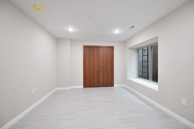 Building Photo - 616 N 40th St