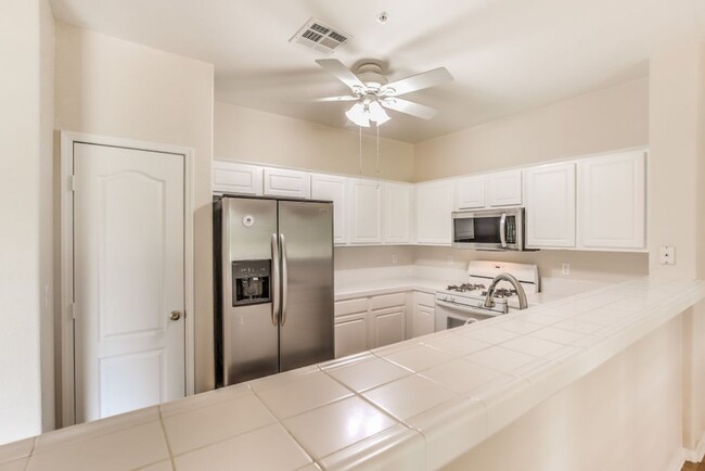 Building Photo - BEAUTIFUL SUMMERLIN CONDO OVERLOOKING THE ...