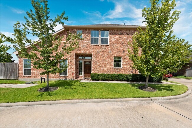 Building Photo - 11003 Paterno Dr
