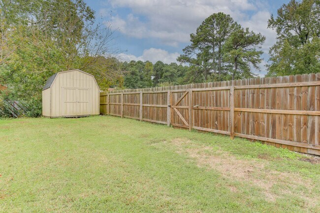 Building Photo - 1011 Robinson Rd