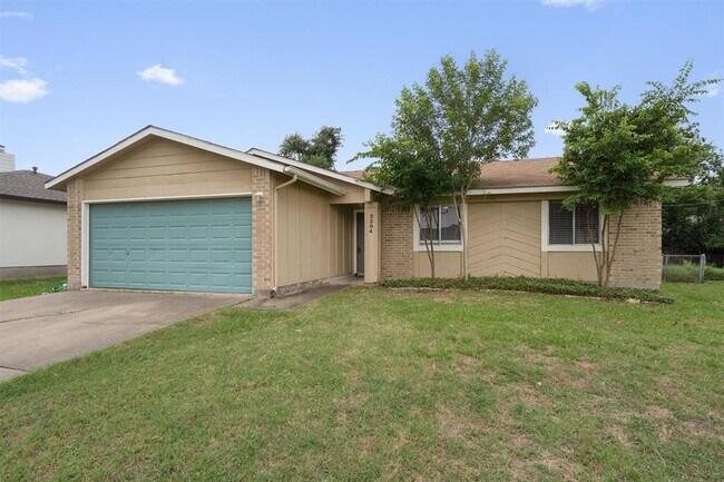 Building Photo - 2204 Silver Spur Dr
