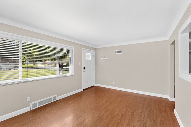 Building Photo - 855 Teson Rd
