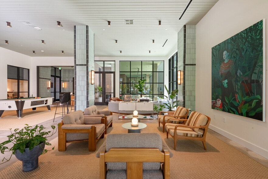 Building Photo - The Saint George