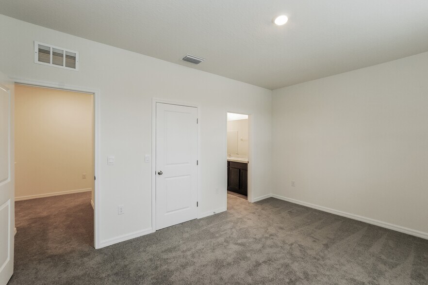 Building Photo - 13671 NW 9th Rd
