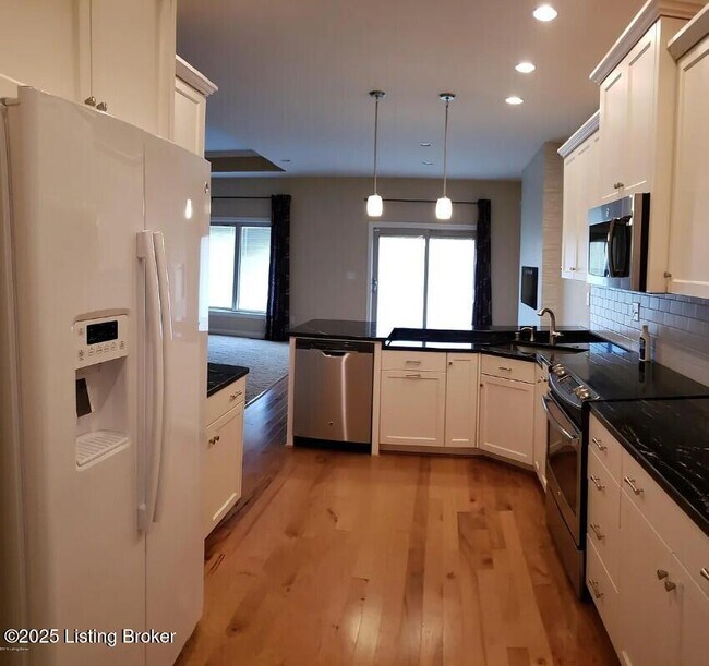 Building Photo - 14501 McKinley Ridge Dr