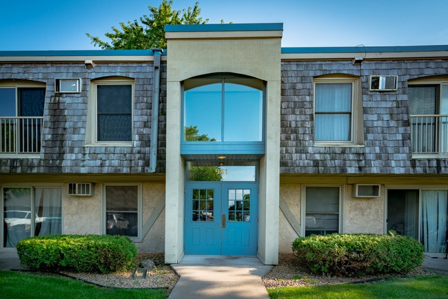 Building Photo - 941 11th Ave S