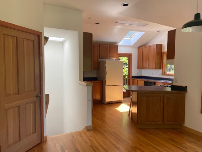 Building Photo - Private / executive 3/2 by Sequoia Park