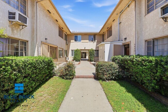 Building Photo - 5642 Laurel Canyon Blvd