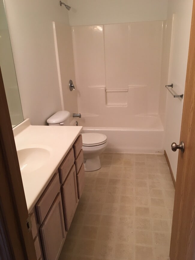 Building Photo - 1911 Haughton Ave