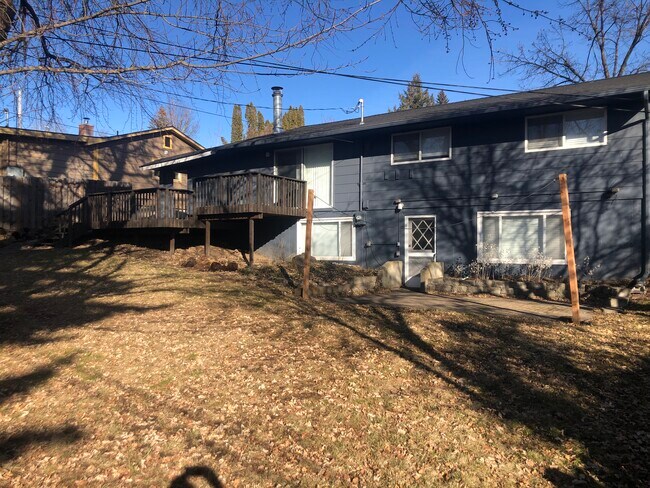 Building Photo - 1405 NW Clifford St