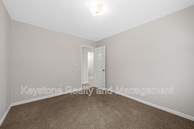 Building Photo - 1375 Thompsonville Ln