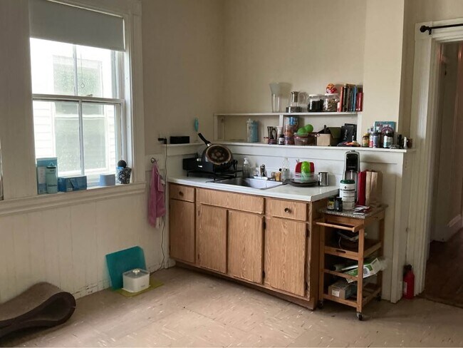 Building Photo - 75 Aldie St