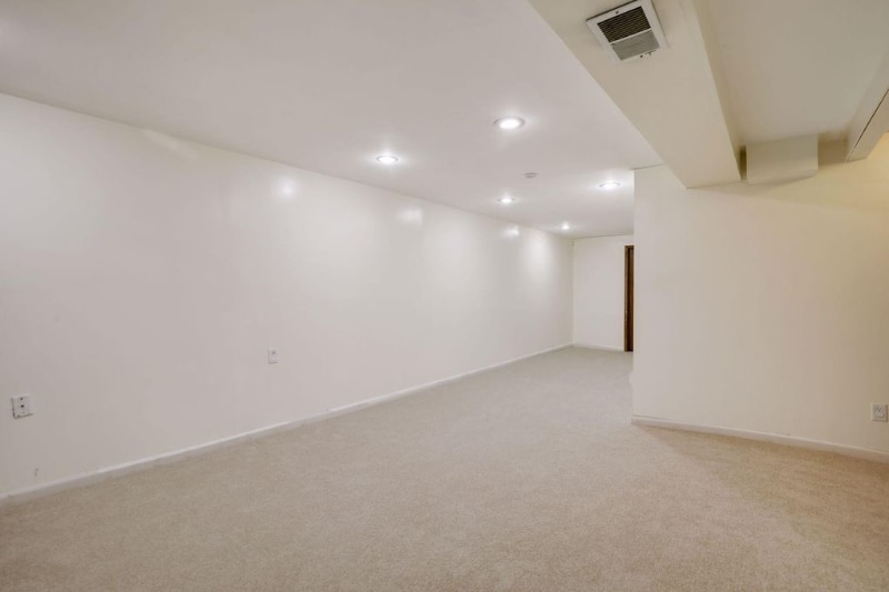 Building Photo - 656 17th Ave NW