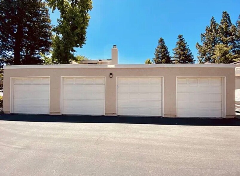 Building Photo - 691 Palomino Dr
