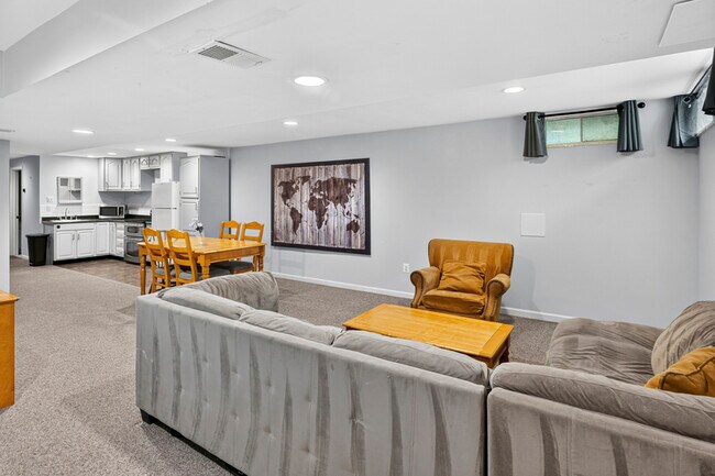 Building Photo - 4512 Rutherford Way