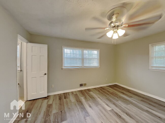 Building Photo - 1687 Coronet Dr