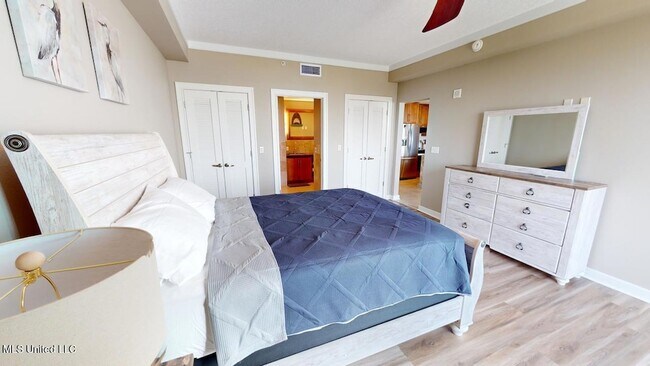 Building Photo - 2060 Beach Blvd