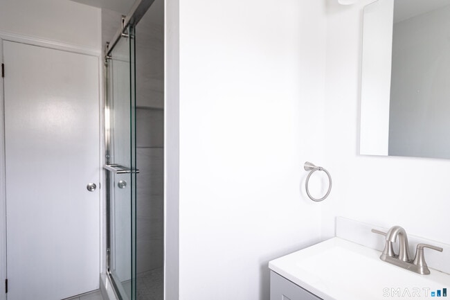 Building Photo - 51 View St W