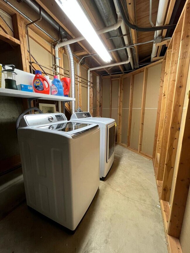 Building Photo - 4891 Turnberry Dr